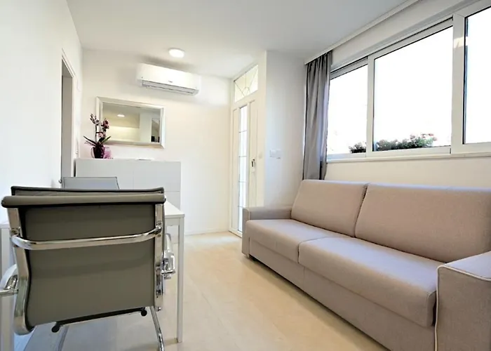 Apartment Nada - Porec - 300M From Beautiful Beaches And City Center