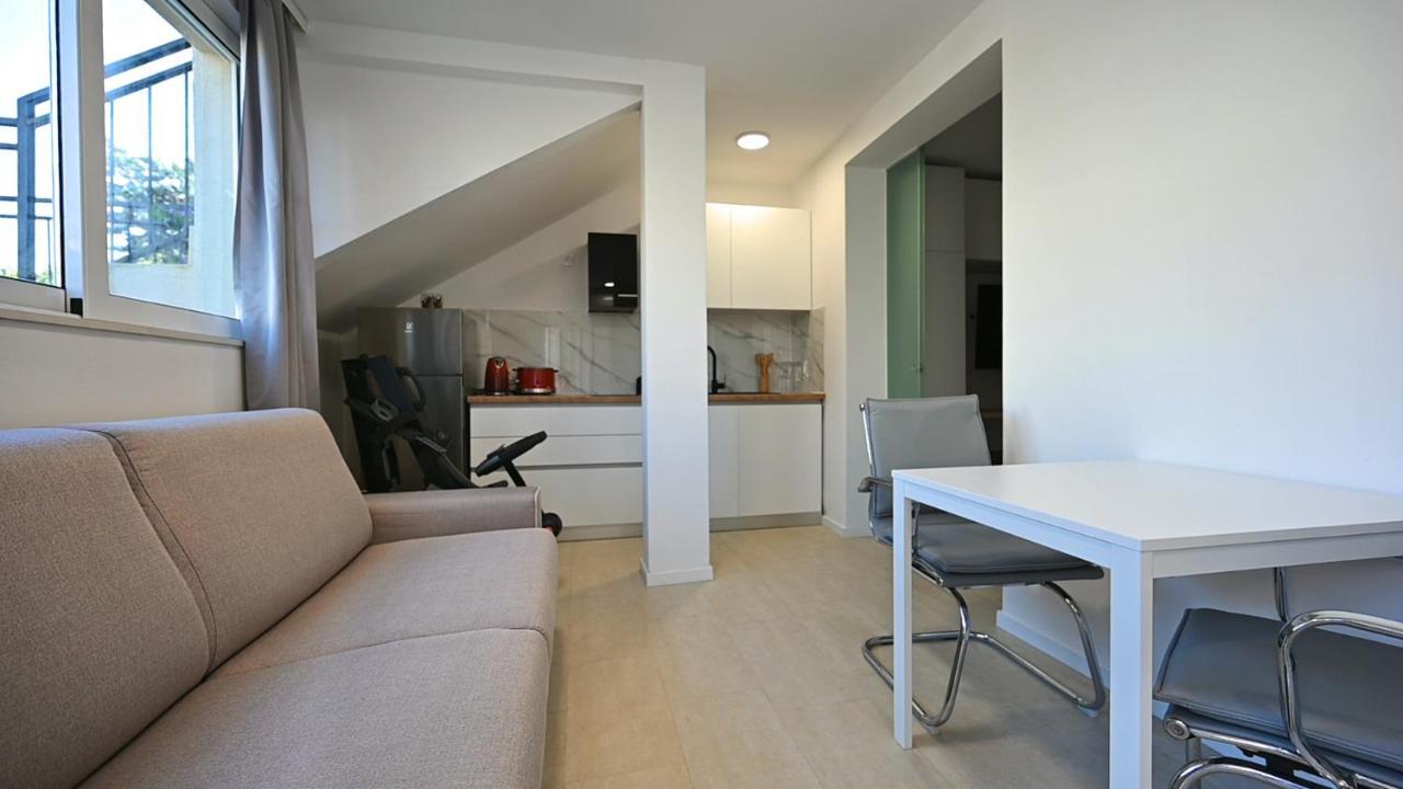 Nada - - 300m From Beautiful Beaches And Center Apartment Porec