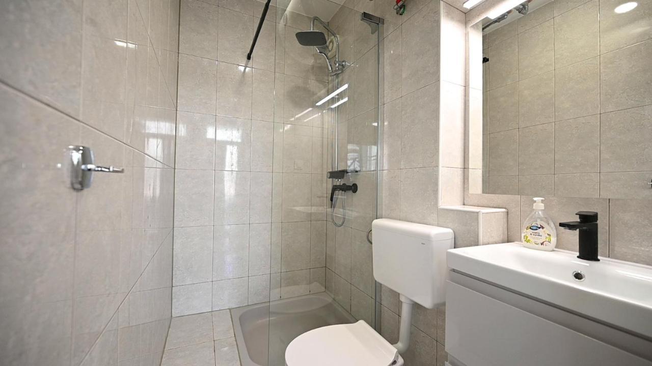 Nada - - 300m From Beautiful Beaches And Center Porec